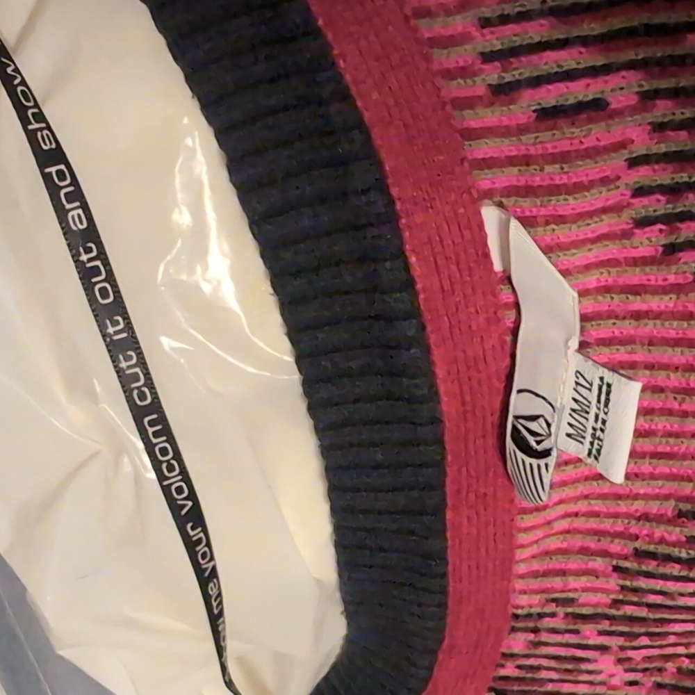 Sweater - Picture 8 of 8